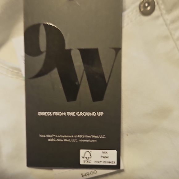 Nine West Women's Classic Cream Shorts - Picture 7 of 9